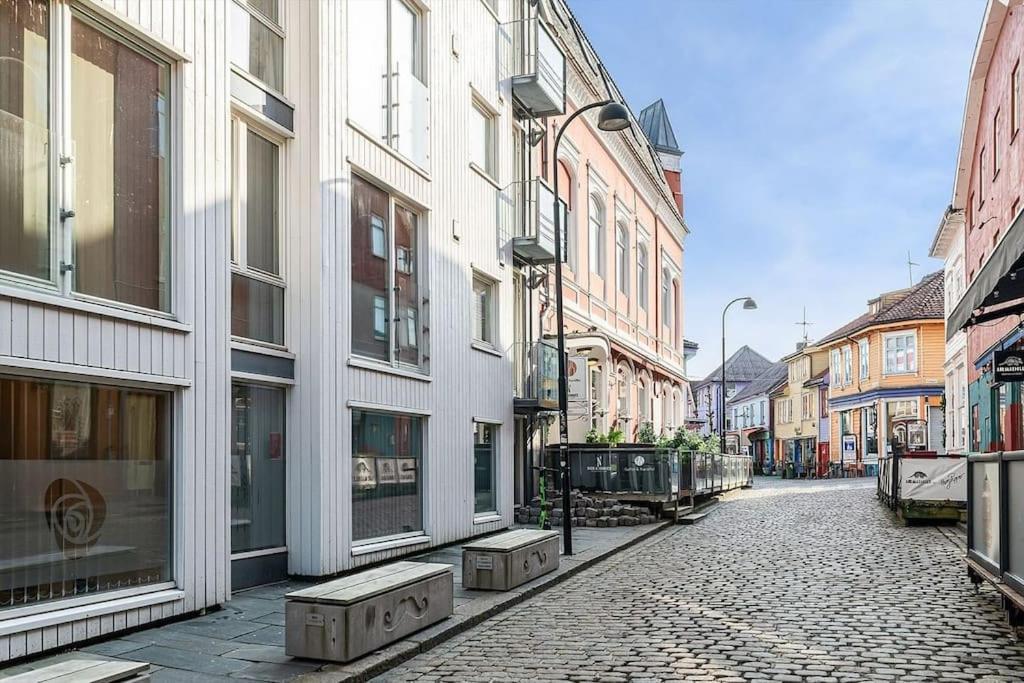 Koselig Og Sentralt Midt I Fargegaten Stavanger Luaran gambar